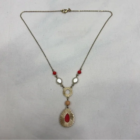 AVON Coral Cabochon Pearl Bead Drop Necklace – Gold Tone Vintage Style - Picture 6 of 8